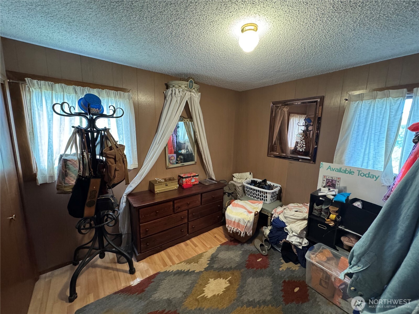 402 W Maple Street , Sequim, WA 98382
