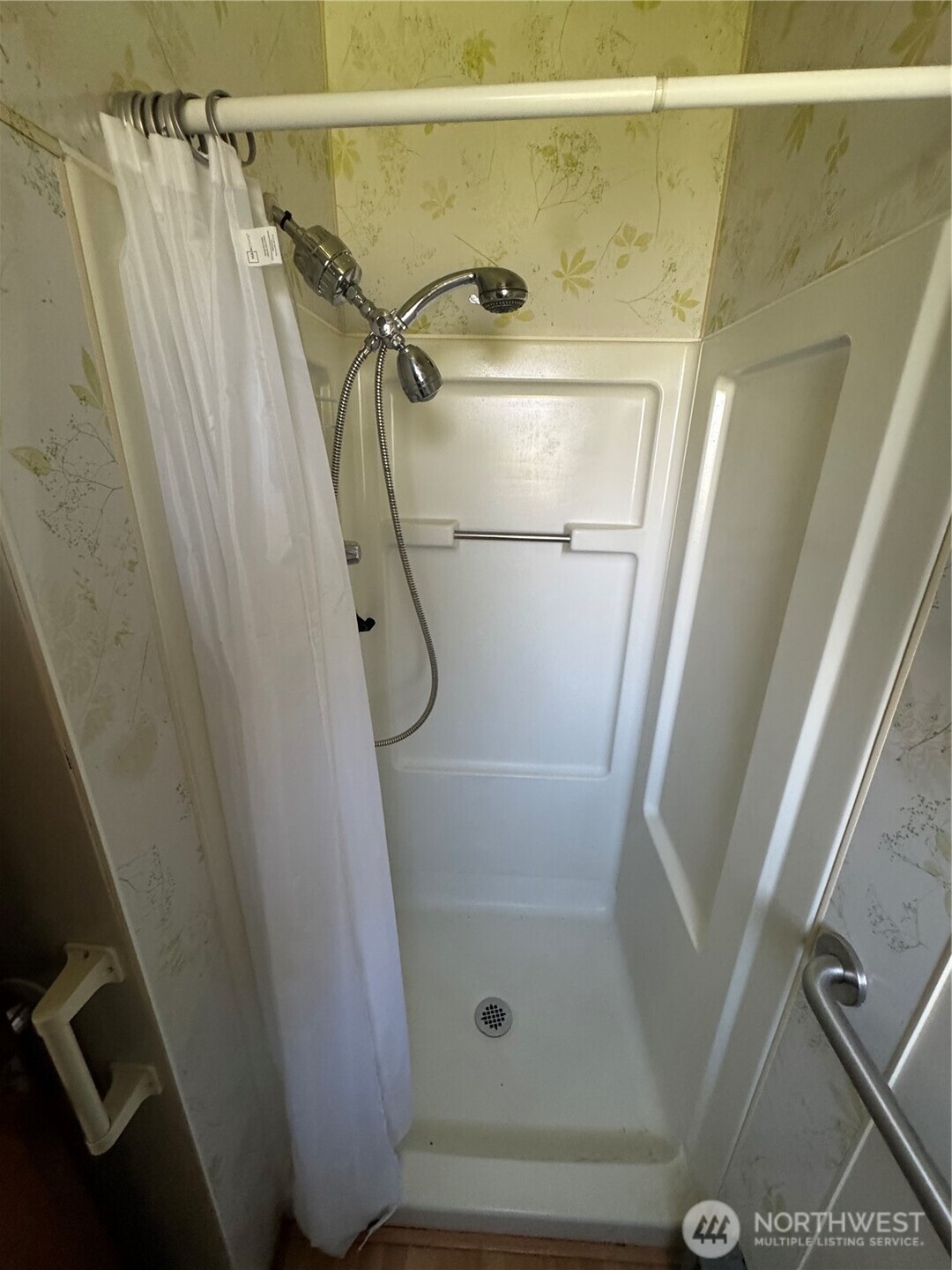 402 W Maple Street , Sequim, WA 98382