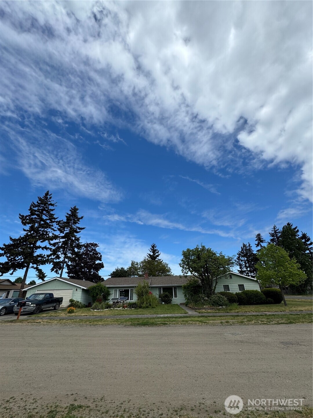 402 W Maple Street , Sequim, WA 98382