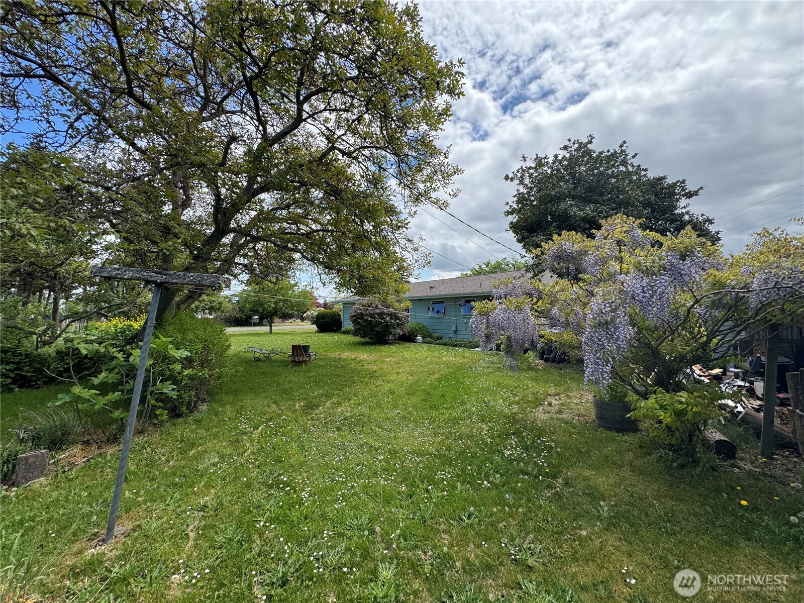 402 W Maple Street , Sequim, WA 98382