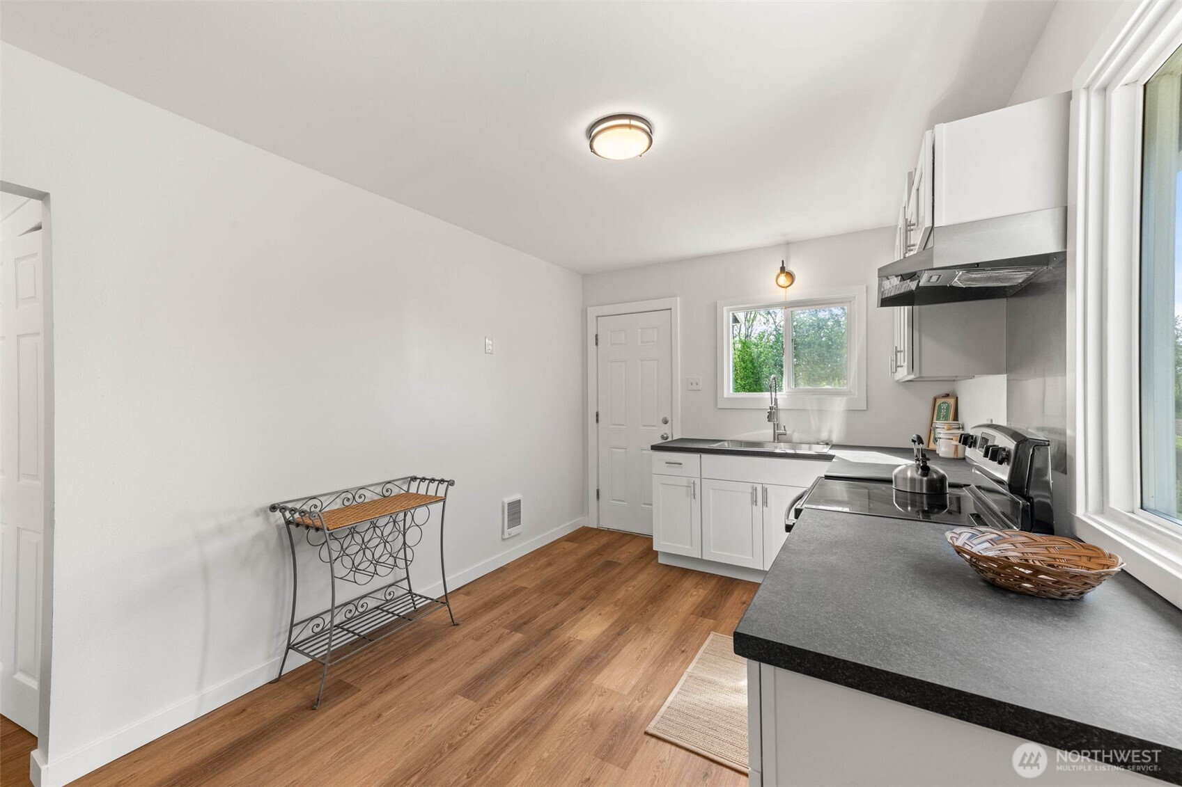 411 11th Street , Hoquiam, WA 98550