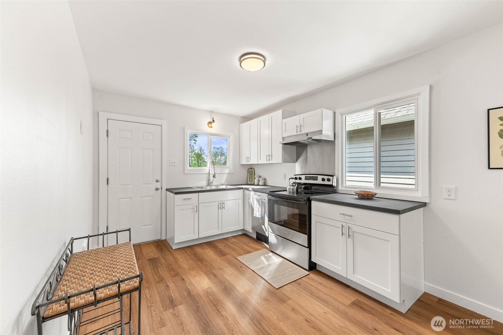 411 11th Street , Hoquiam, WA 98550