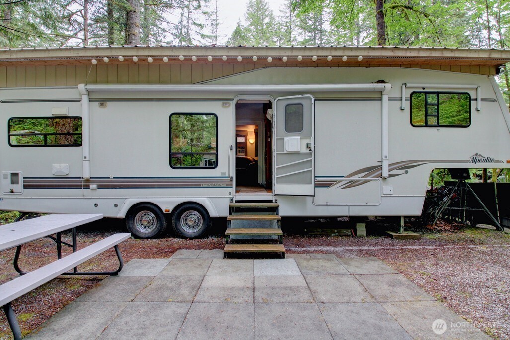25 1 Goldrush Road , Deming, WA 98244
