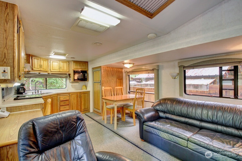 25 1 Goldrush Road , Deming, WA 98244
