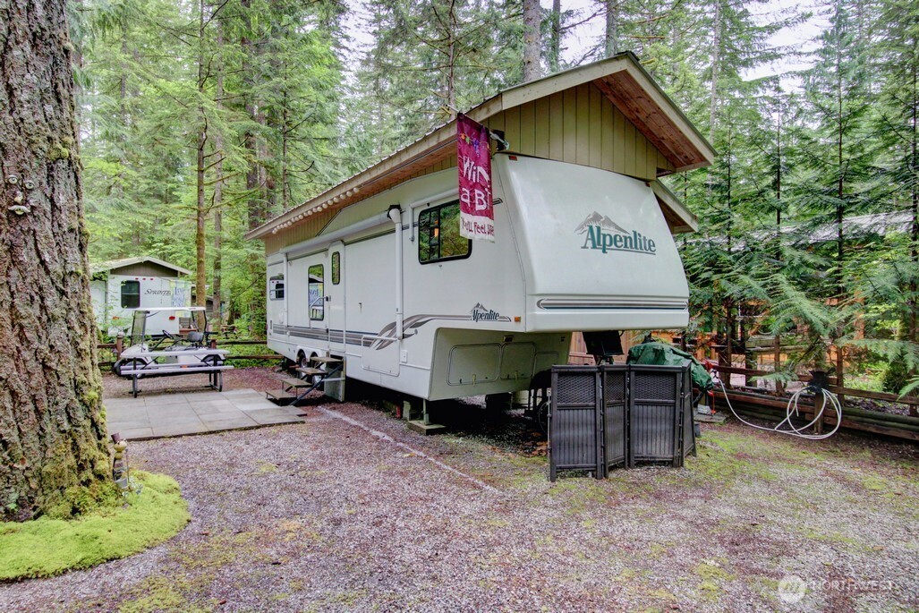 25 1 Goldrush Road , Deming, WA 98244