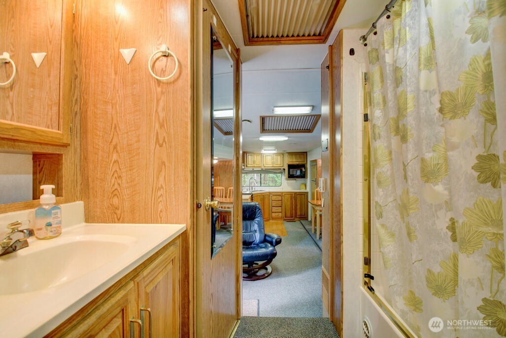 25 1 Goldrush Road , Deming, WA 98244