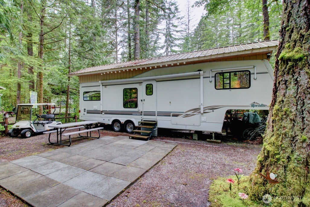 25 1 Goldrush Road , Deming, WA 98244