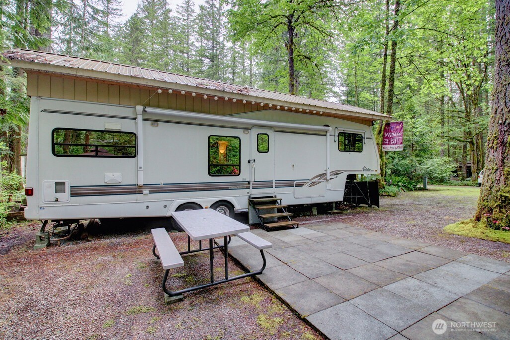 25 1 Goldrush Road , Deming, WA 98244