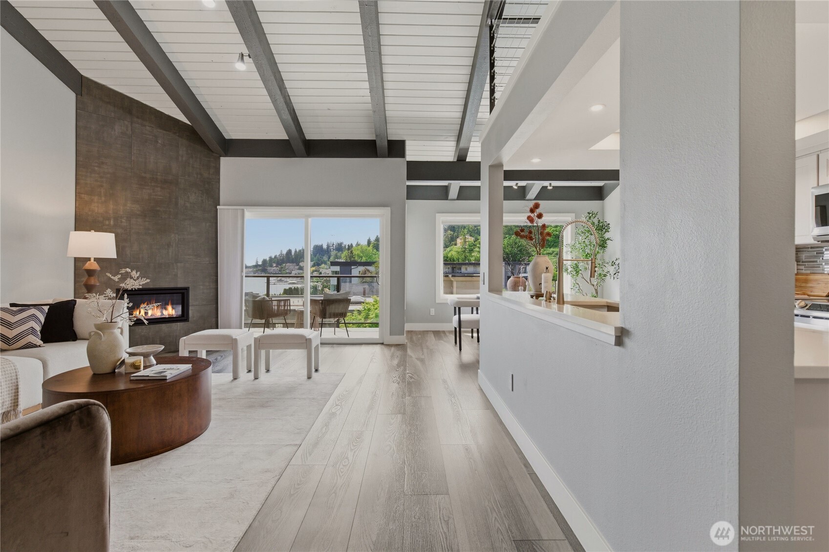 9201 NE Juanita Drive #403, Kirkland, WA 98034
