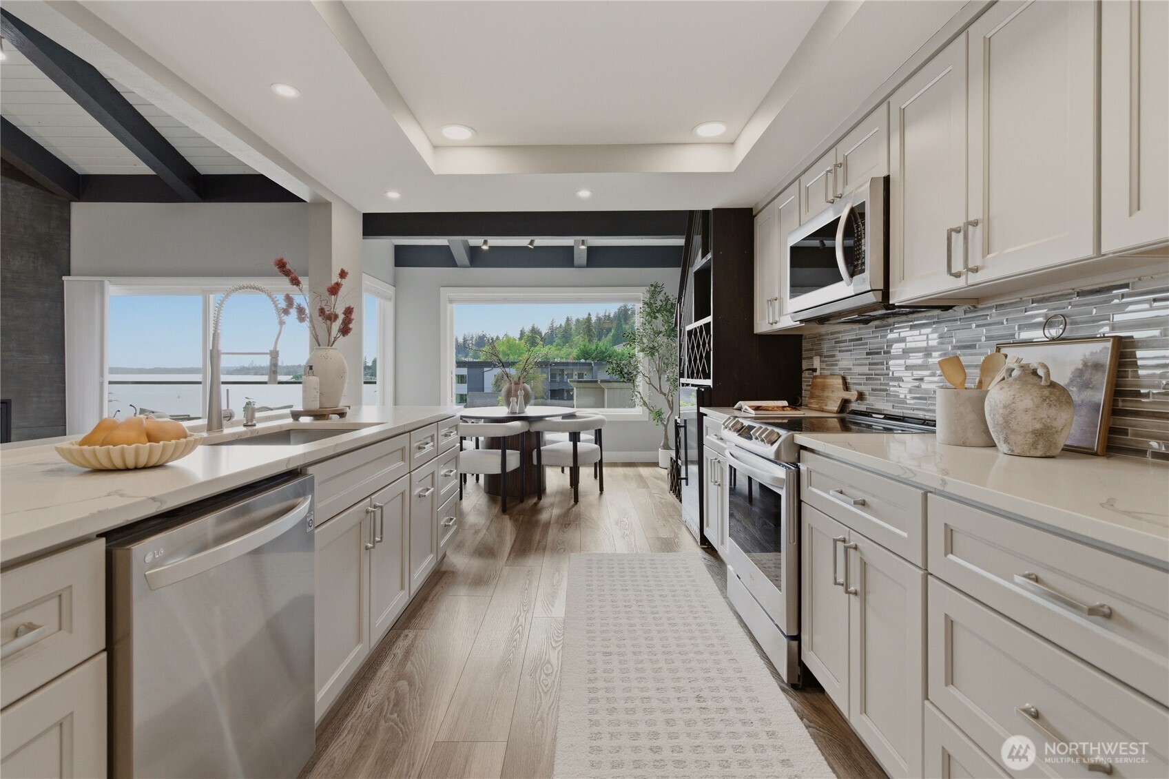 9201 NE Juanita Drive #403, Kirkland, WA 98034