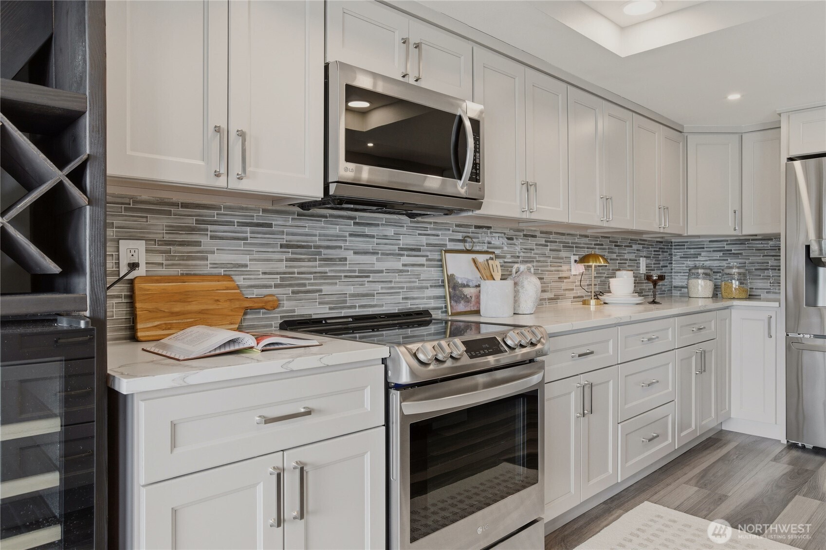 9201 NE Juanita Drive #403, Kirkland, WA 98034