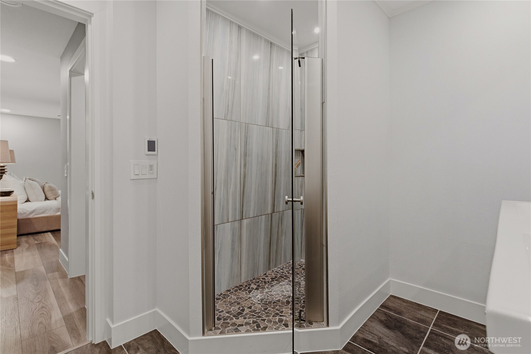 9201 NE Juanita Drive #403, Kirkland, WA 98034