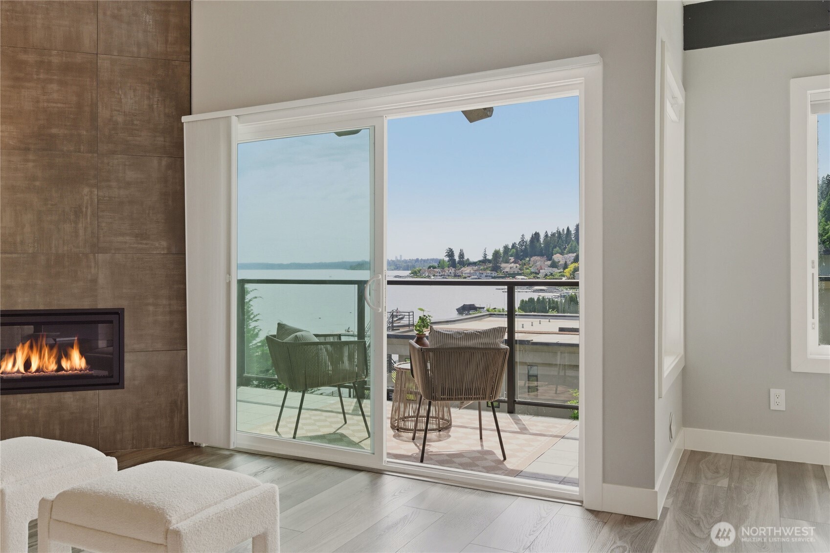 9201 NE Juanita Drive #403, Kirkland, WA 98034