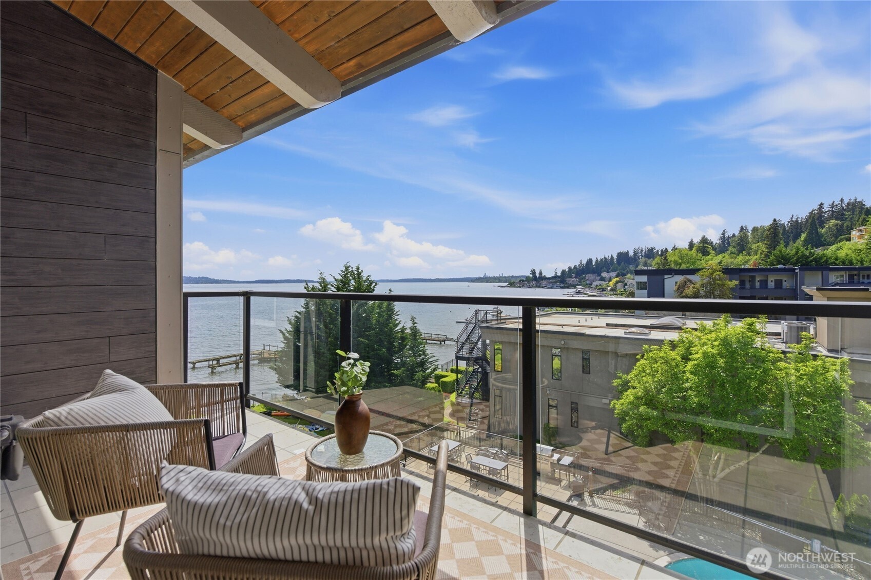 9201 NE Juanita Drive #403, Kirkland, WA 98034
