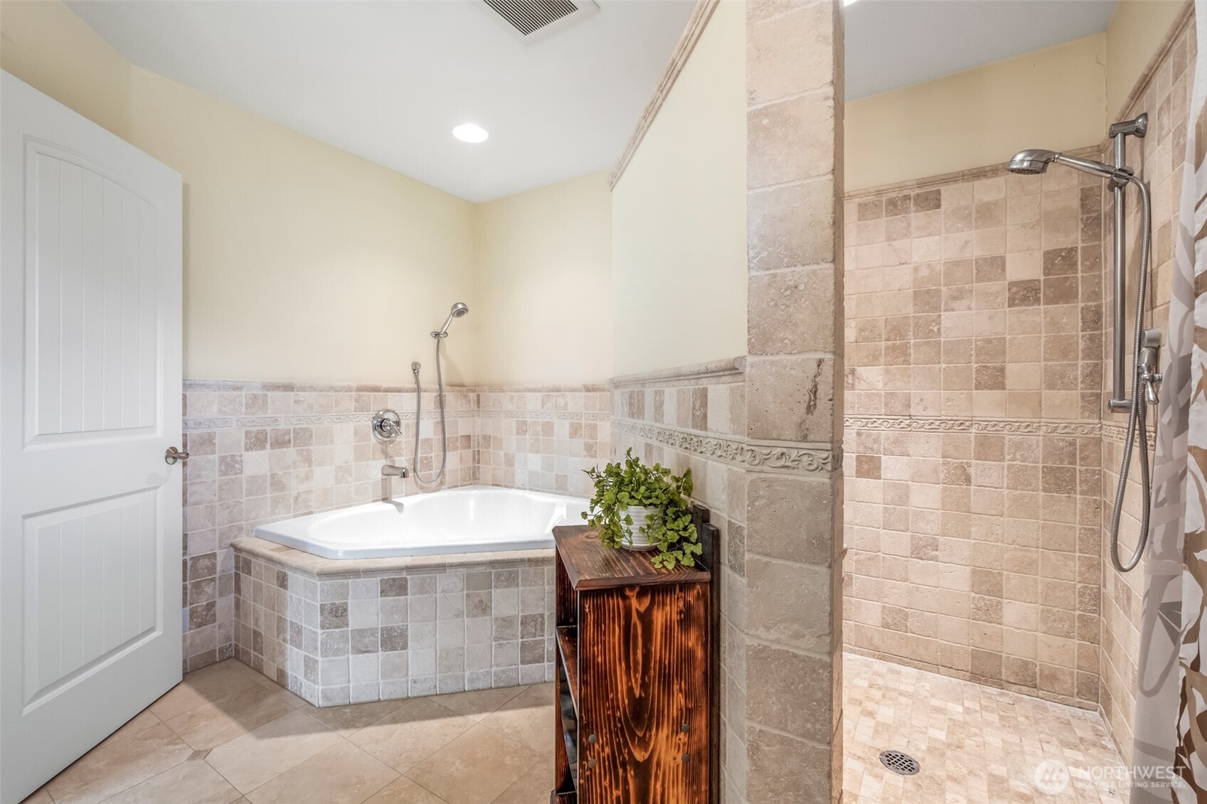 10785 Lone Pine Dr , Peshastin, WA 98847