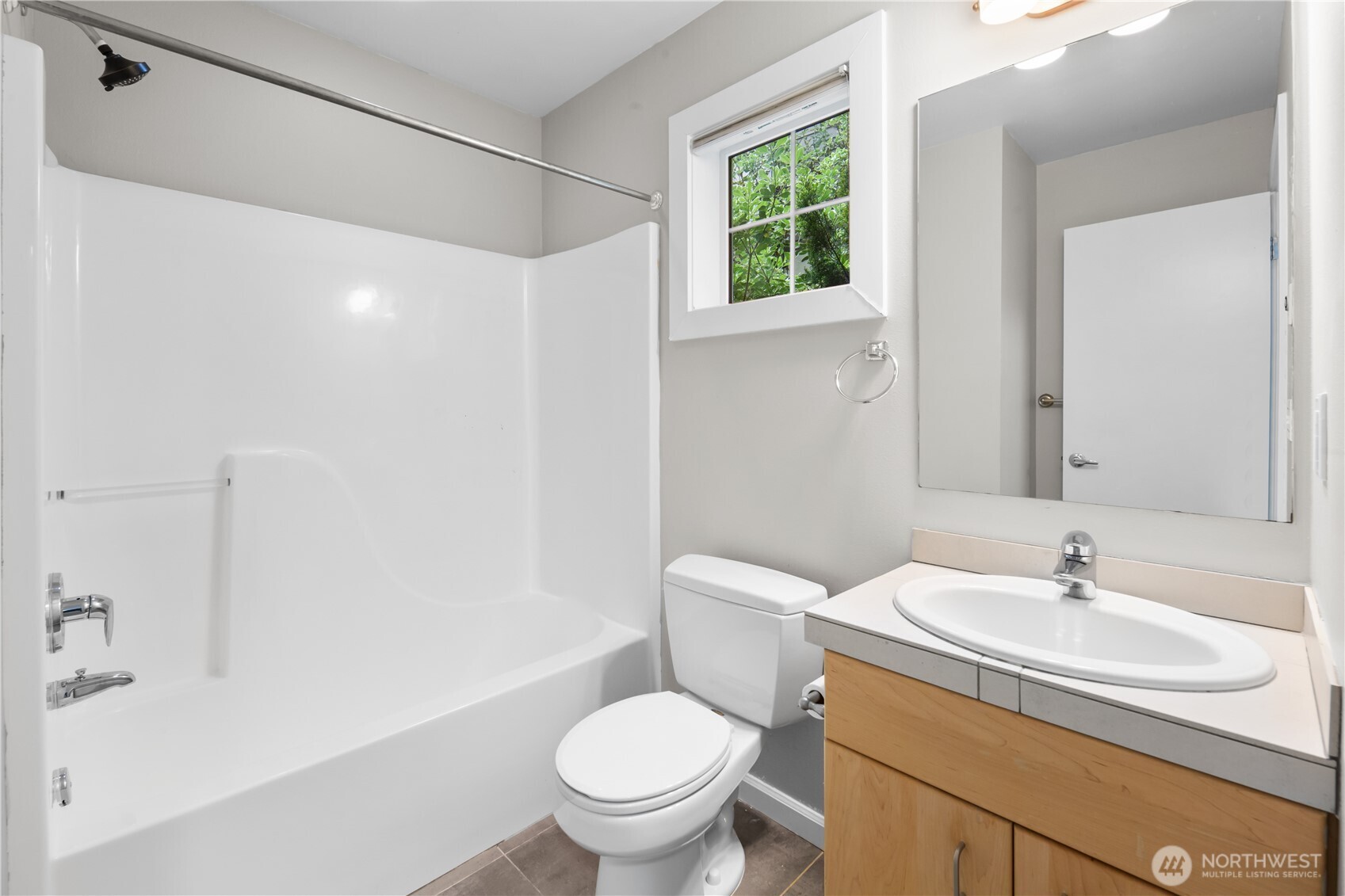 129 A 26th Avenue E, Seattle, WA 98112