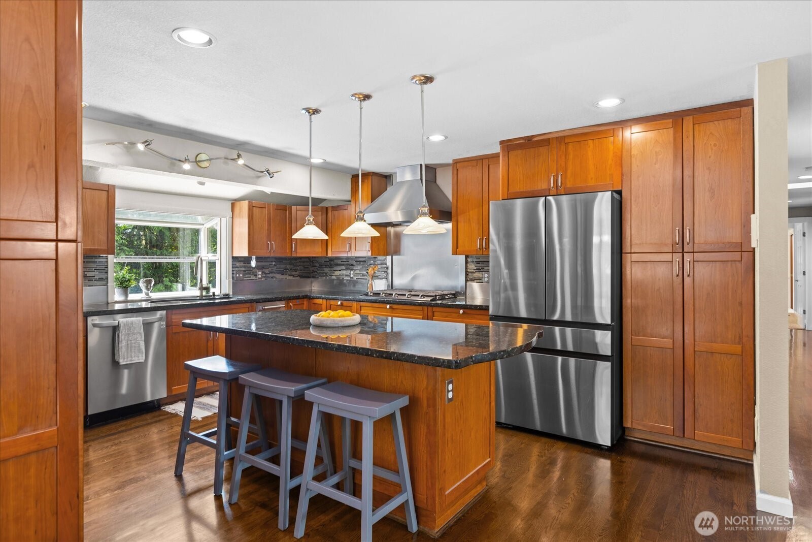 23811 NE 43rd Street , Redmond, WA 98053