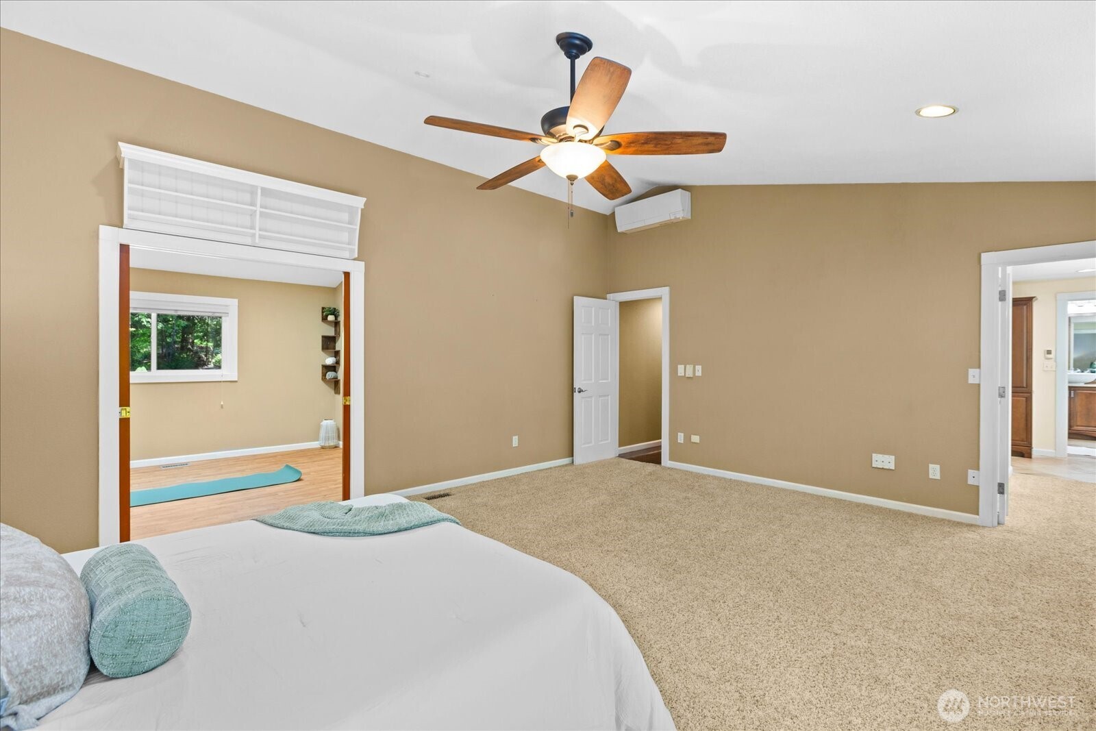 23811 NE 43rd Street , Redmond, WA 98053