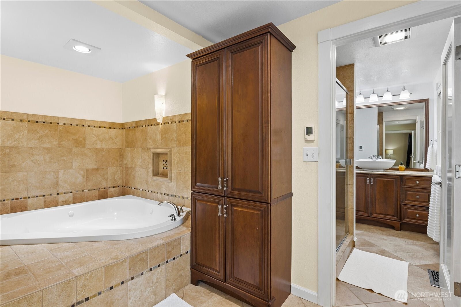 23811 NE 43rd Street , Redmond, WA 98053
