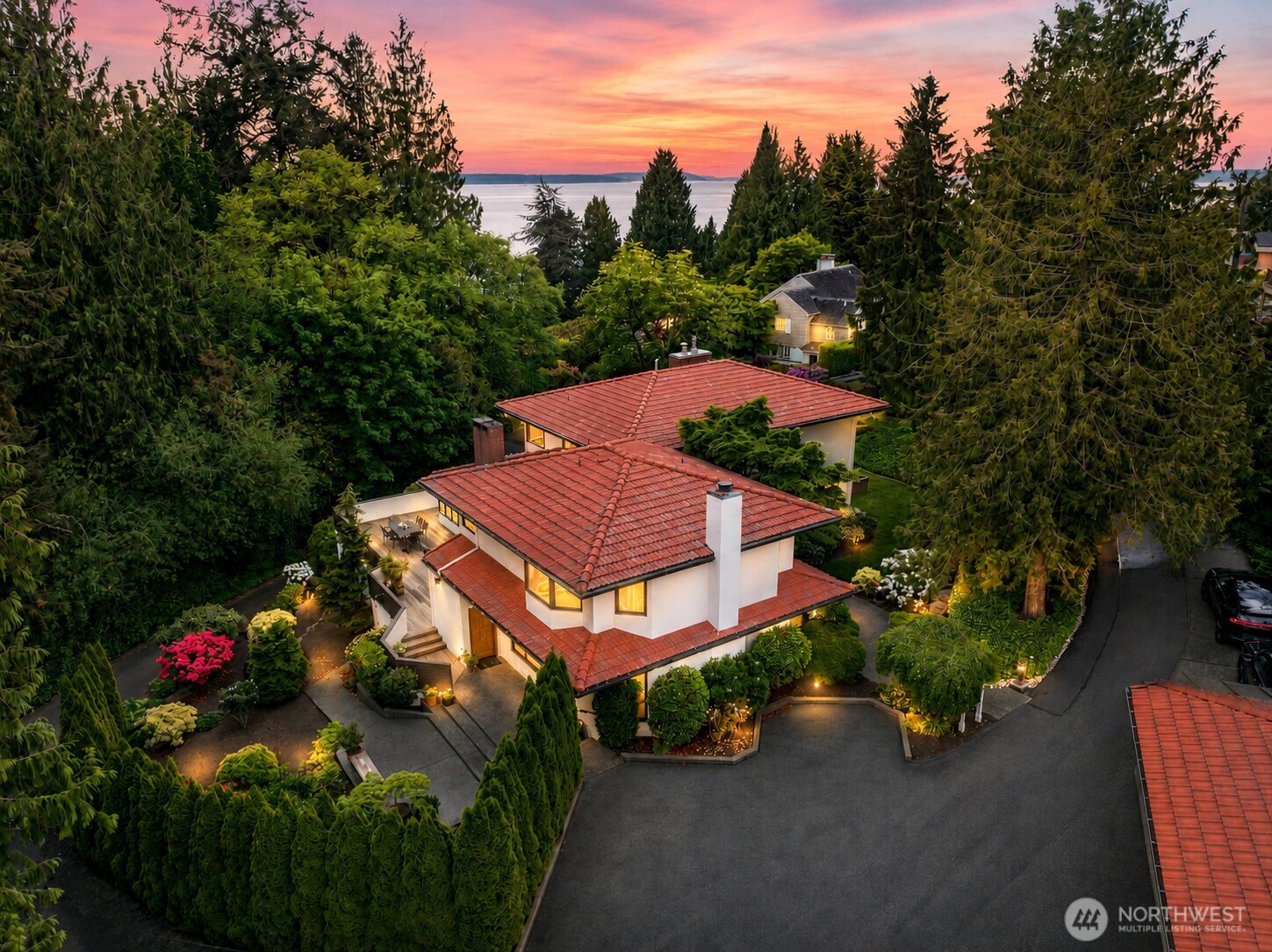5601 43rd Avenue W, Seattle, WA 98199