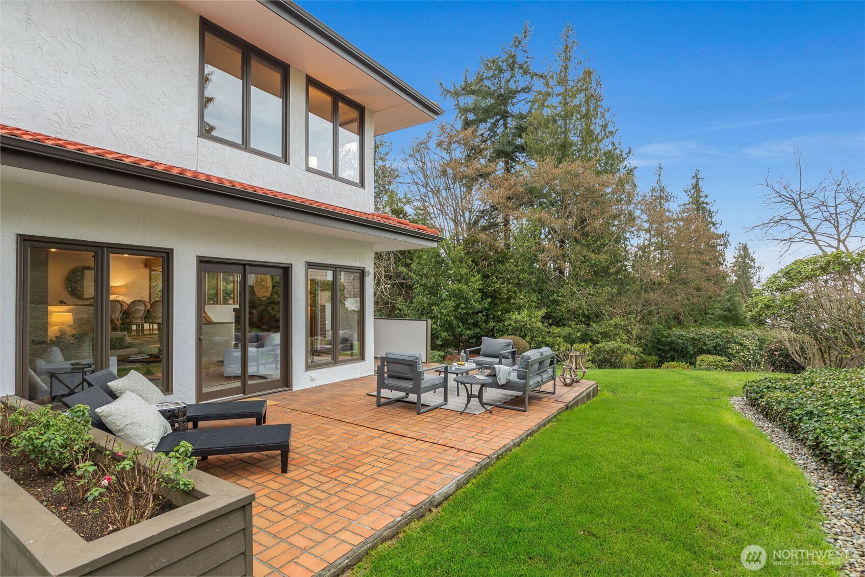 5601 43rd Avenue W, Seattle, WA 98199