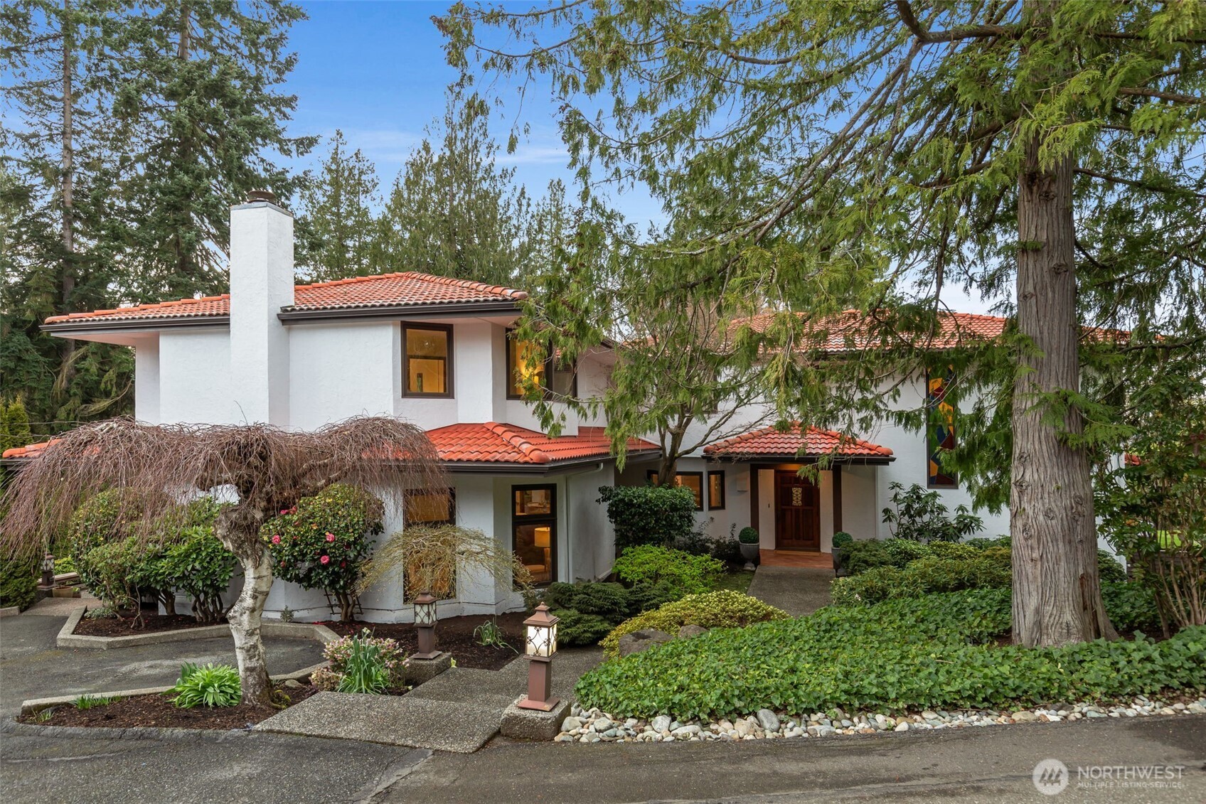 5601 43rd Avenue W, Seattle, WA 98199