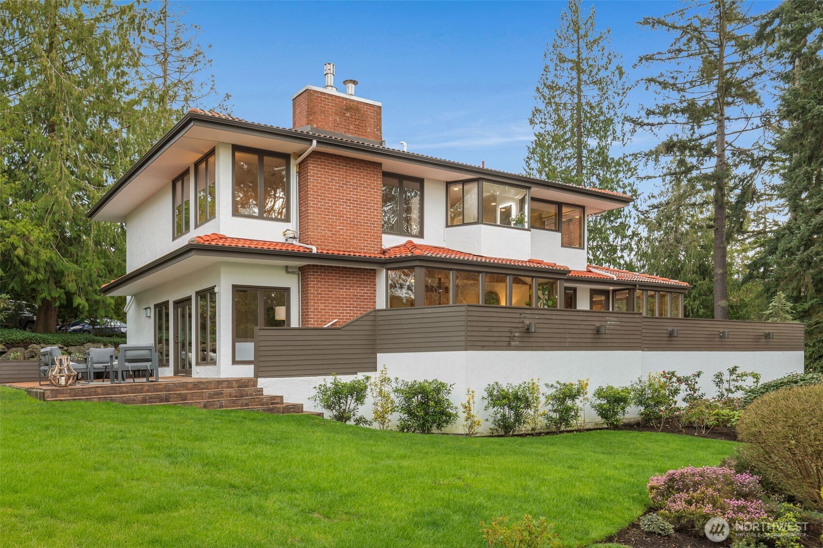 5601 43rd Avenue W, Seattle, WA 98199