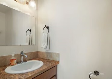 30 E Stirling Court , Shelton, WA 98584