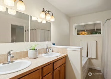30 E Stirling Court , Shelton, WA 98584