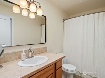 30 E Stirling Court , Shelton, WA 98584