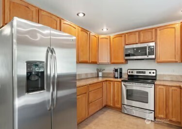 30 E Stirling Court , Shelton, WA 98584