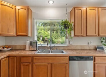 30 E Stirling Court , Shelton, WA 98584