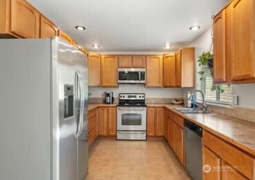 30 E Stirling Court , Shelton, WA 98584