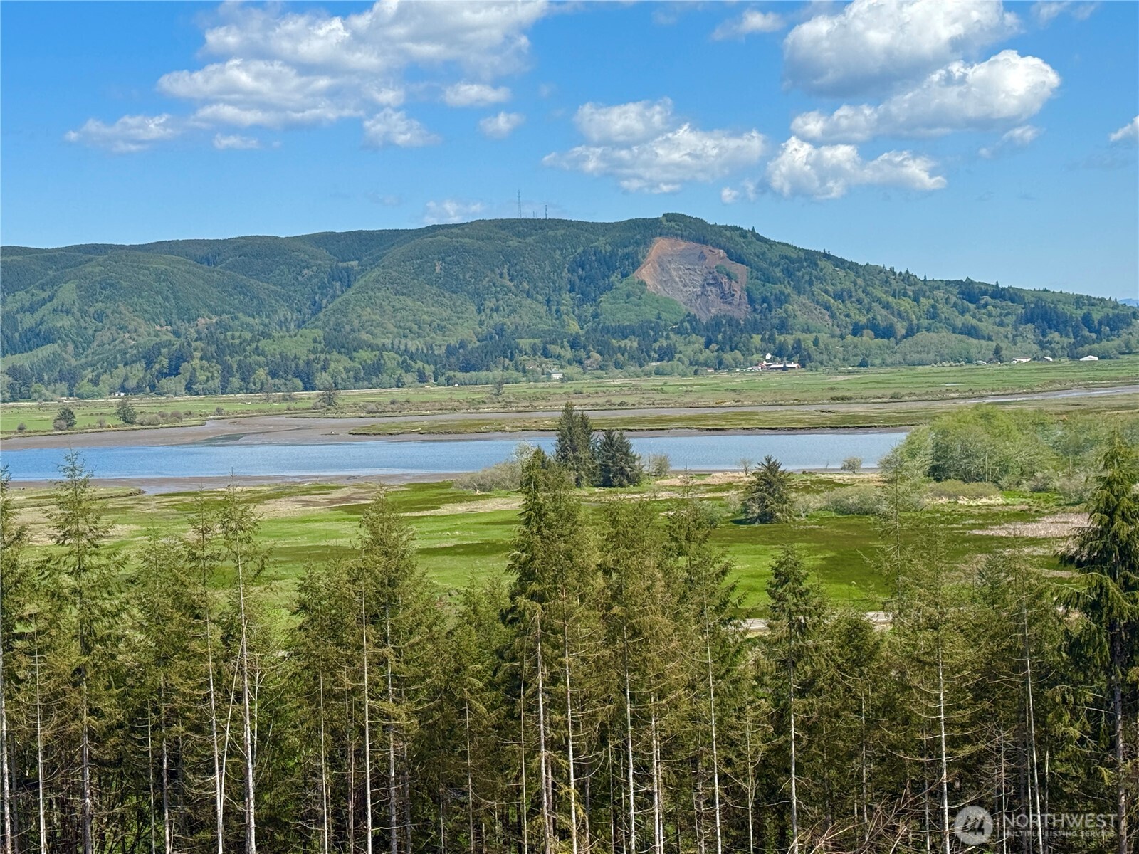 8466 Us Highway 101 , South Bend, WA 98586