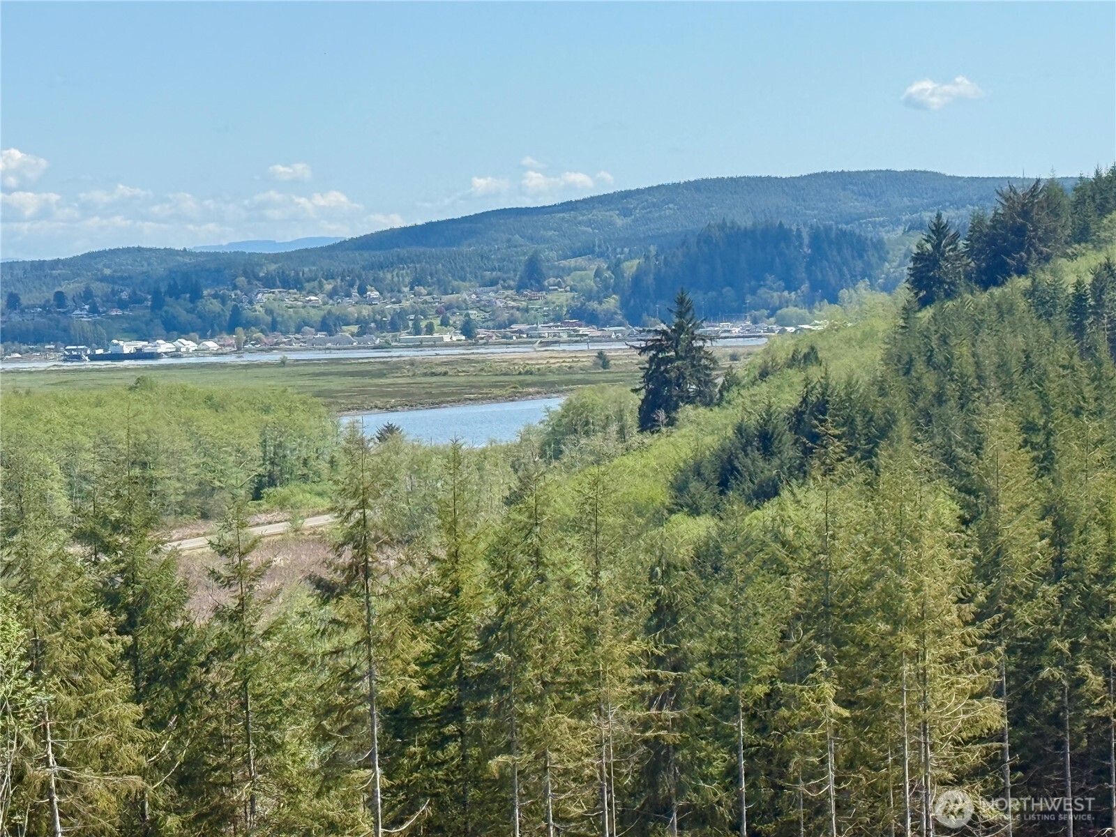 8466 Us Highway 101 , South Bend, WA 98586
