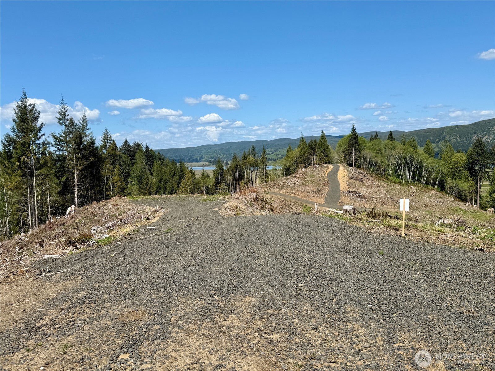 8466 Us Highway 101 , South Bend, WA 98586