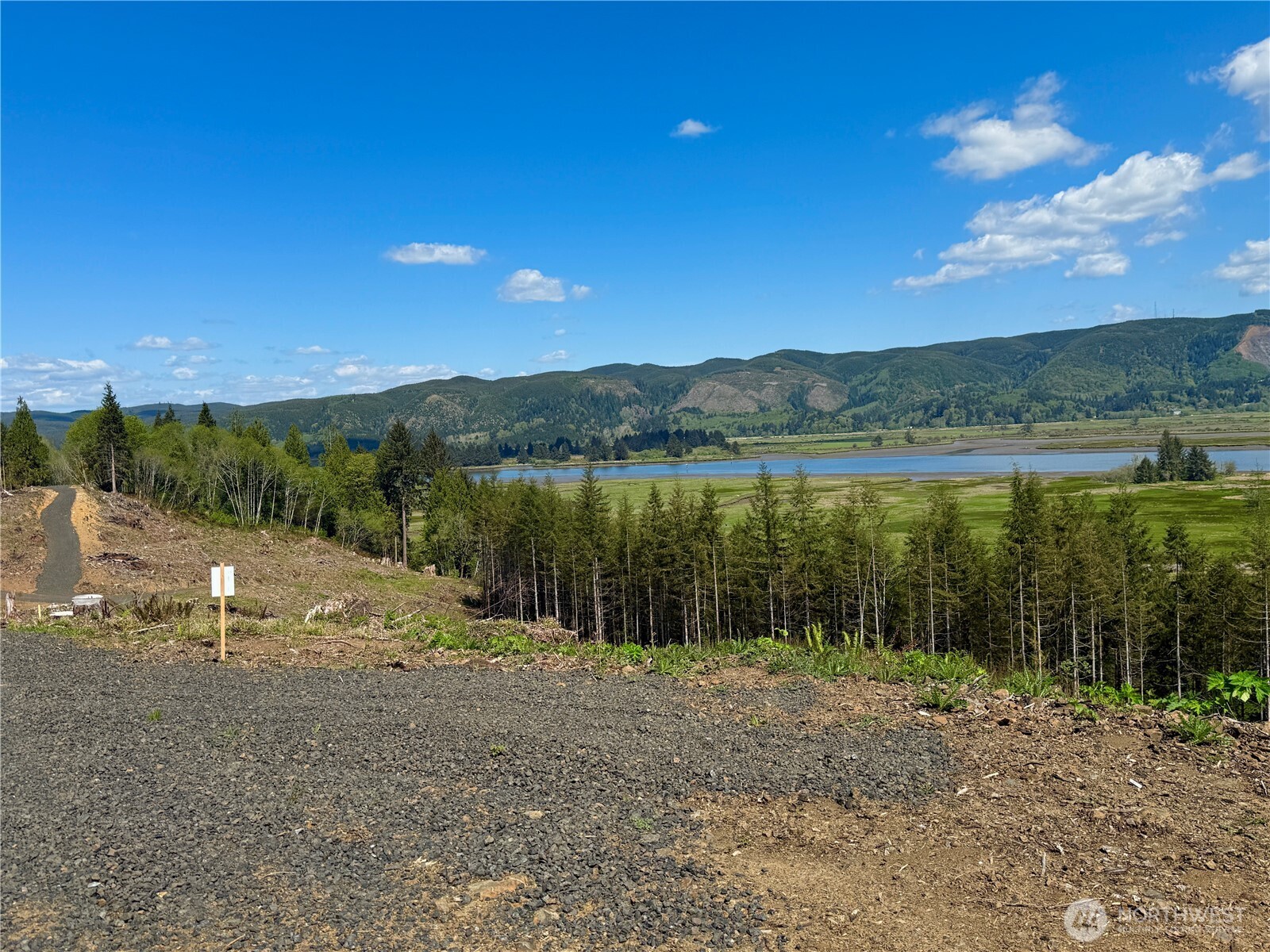 8466 Us Highway 101 , South Bend, WA 98586