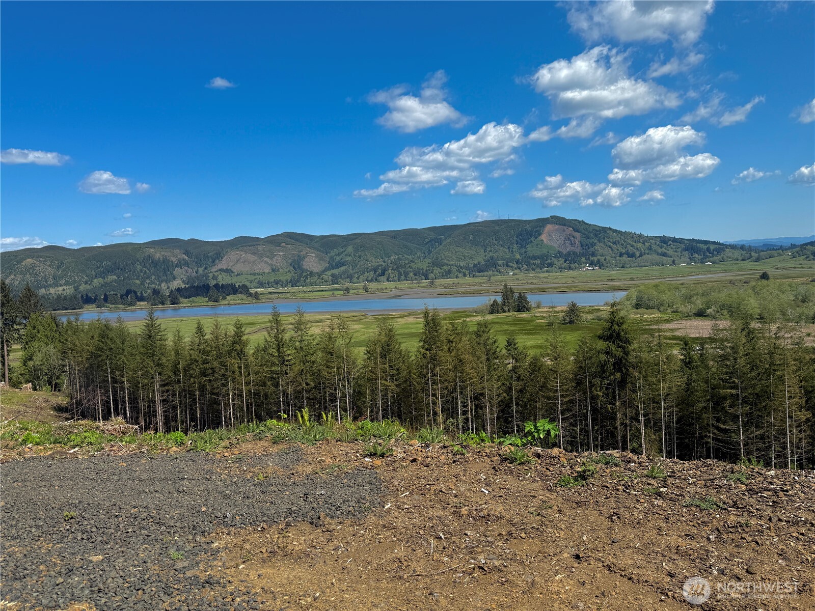 8466 Us Highway 101 , South Bend, WA 98586