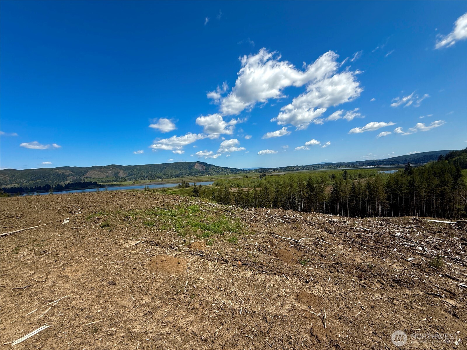 8466 Us Highway 101 , South Bend, WA 98586