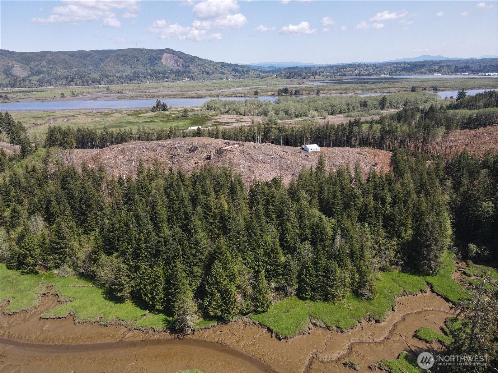 8466 Us Highway 101 , South Bend, WA 98586