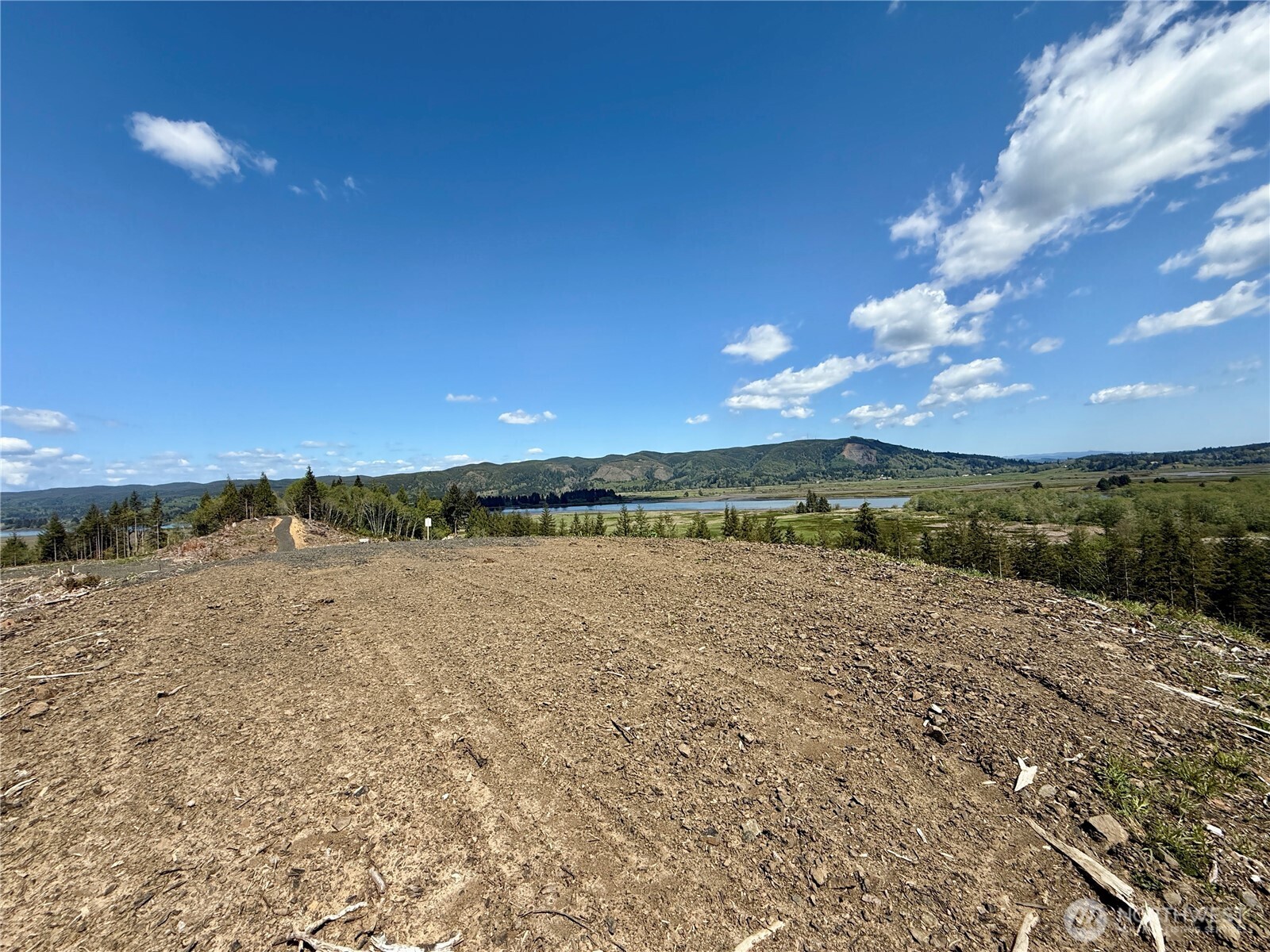 8466 Us Highway 101 , South Bend, WA 98586