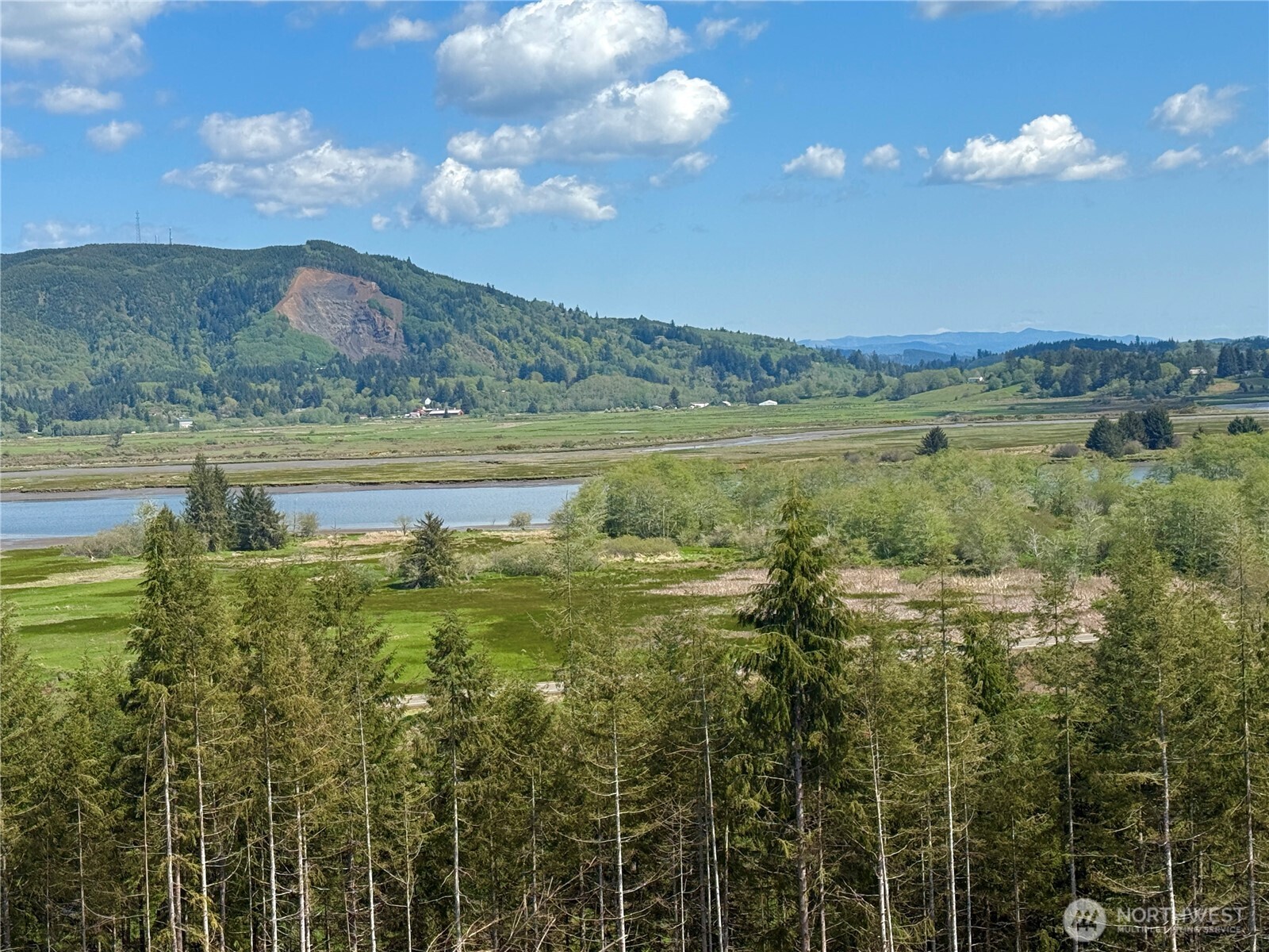 8466 Us Highway 101 , South Bend, WA 98586