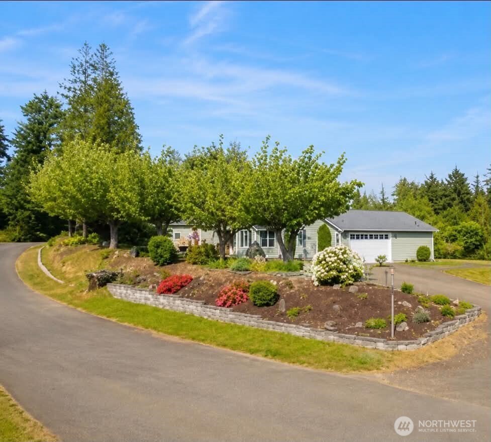 171 E Rauschert Road , Grapeview, WA 98546