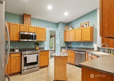 171 E Rauschert Road , Grapeview, WA 98546