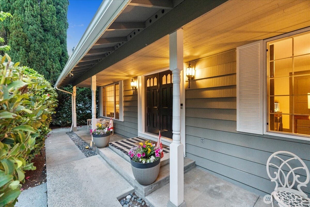 14072 117th Avenue NE, Kirkland, WA 98034