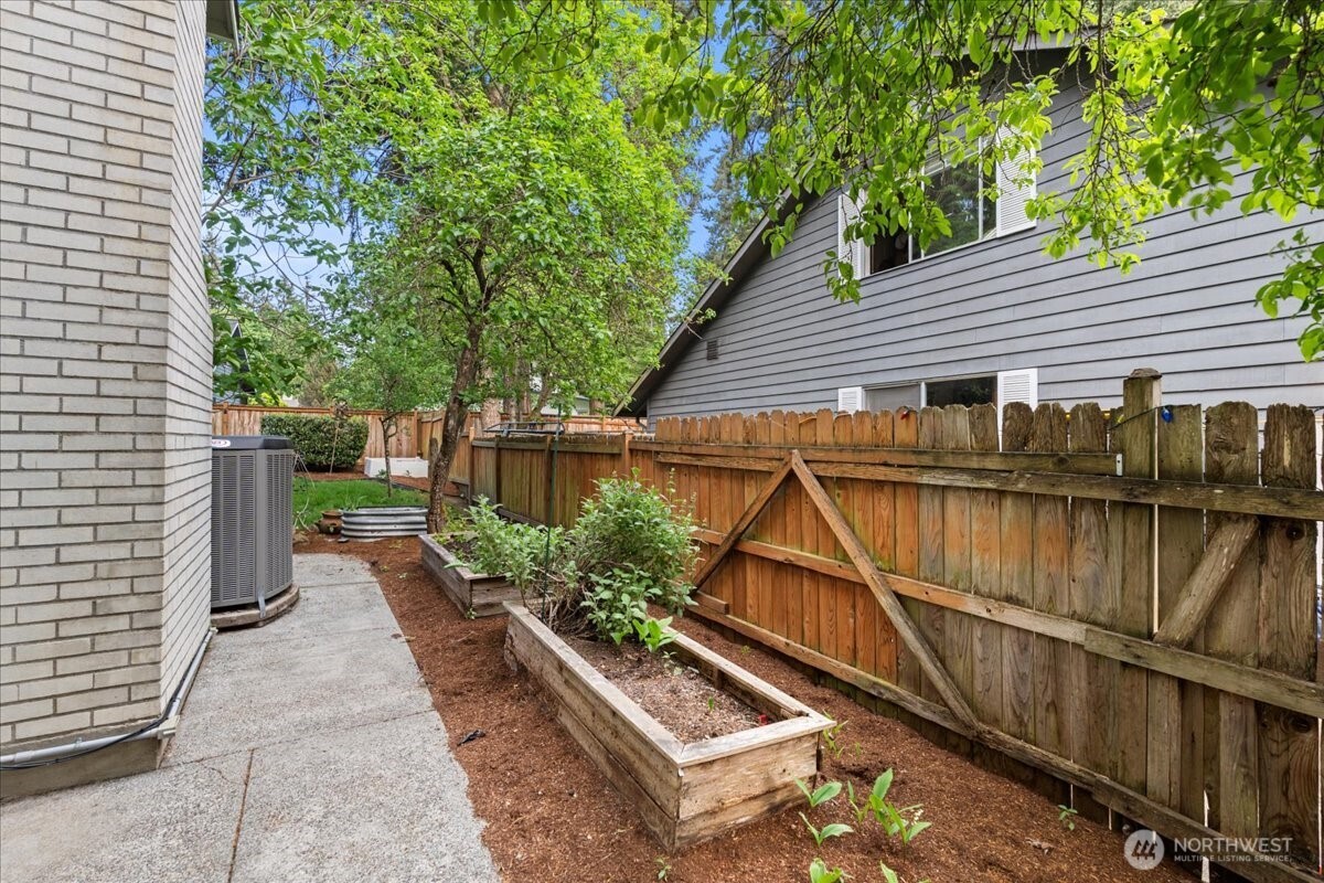 14072 117th Avenue NE, Kirkland, WA 98034