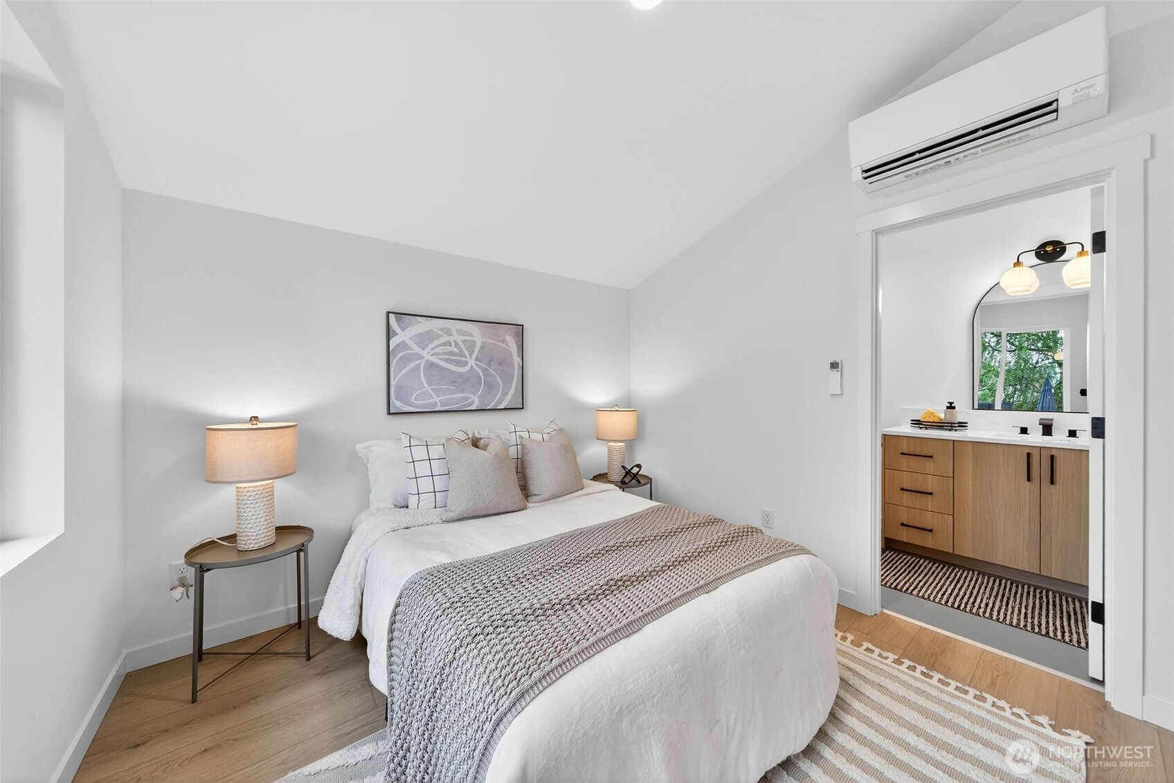 8510 15th Avenue NE, Seattle, WA 98115