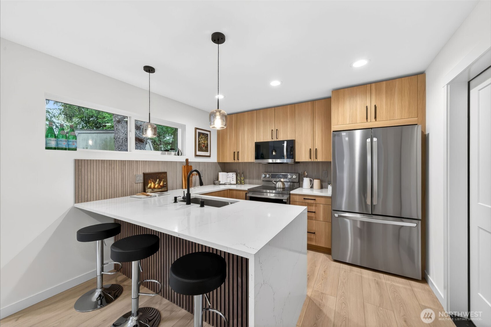 8510 15th Avenue NE, Seattle, WA 98115