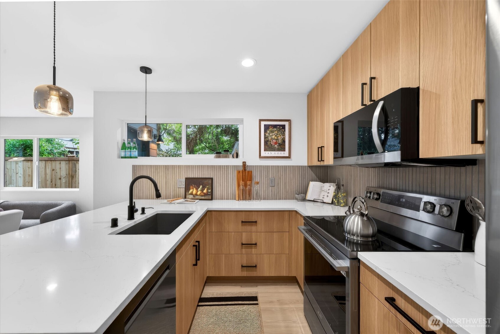 8510 15th Avenue NE, Seattle, WA 98115