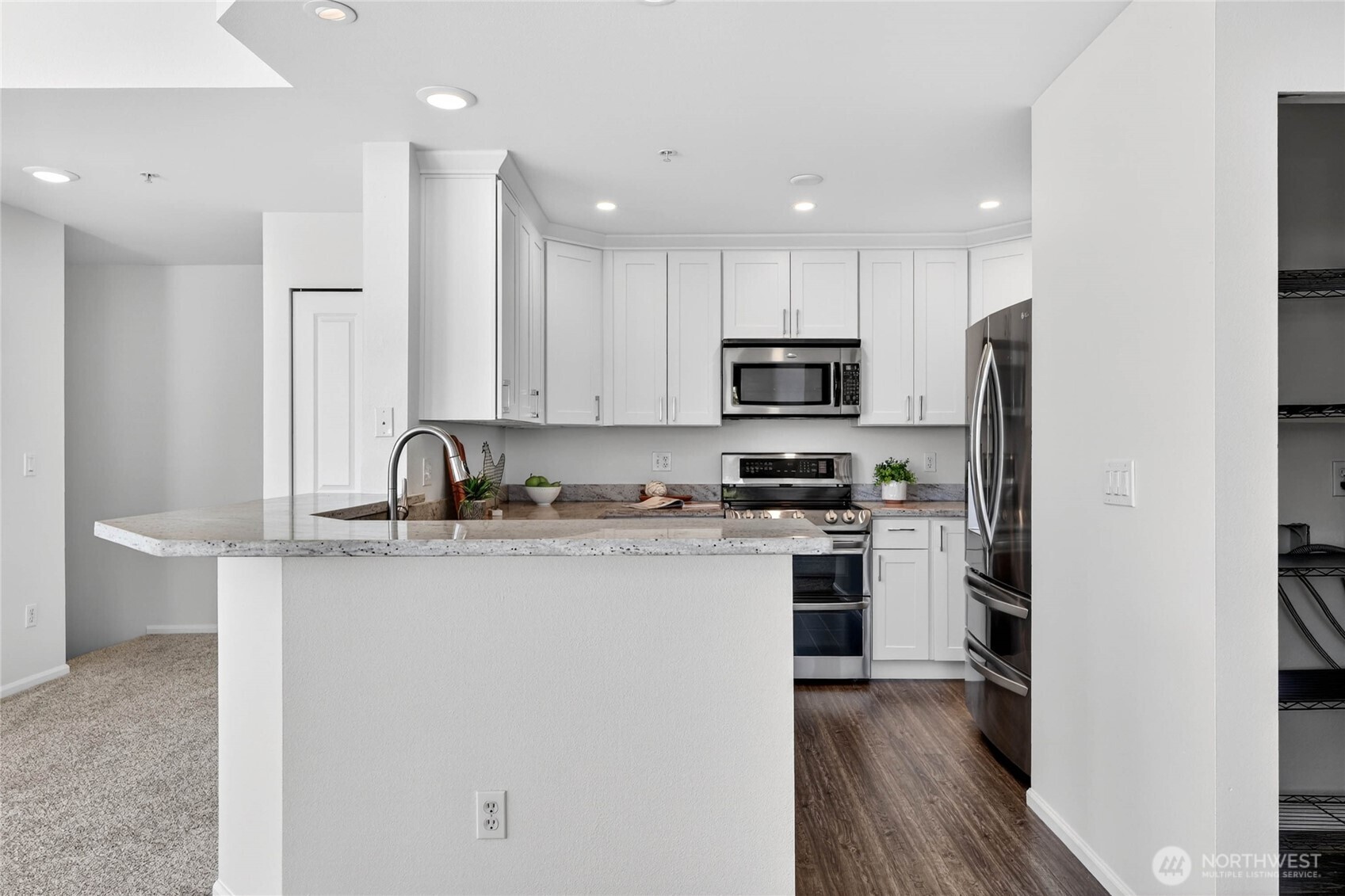 21265 40th Way S #F, SeaTac, WA 98198